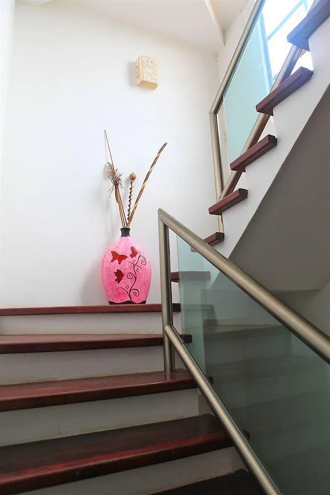 לינה וארוחת בוקר פורטו אוונטורס Villas Picalu Lodge