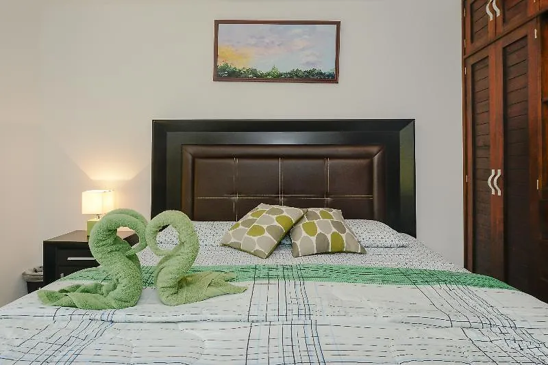 פורטו אוונטורס Villas Picalu Lodge לינה וארוחת בוקר