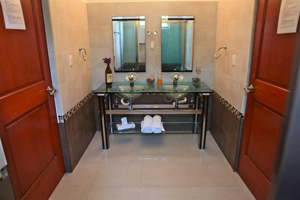 بويرتو أفينتوراس Villas Picalu Lodge فندق مبيت وإفطار